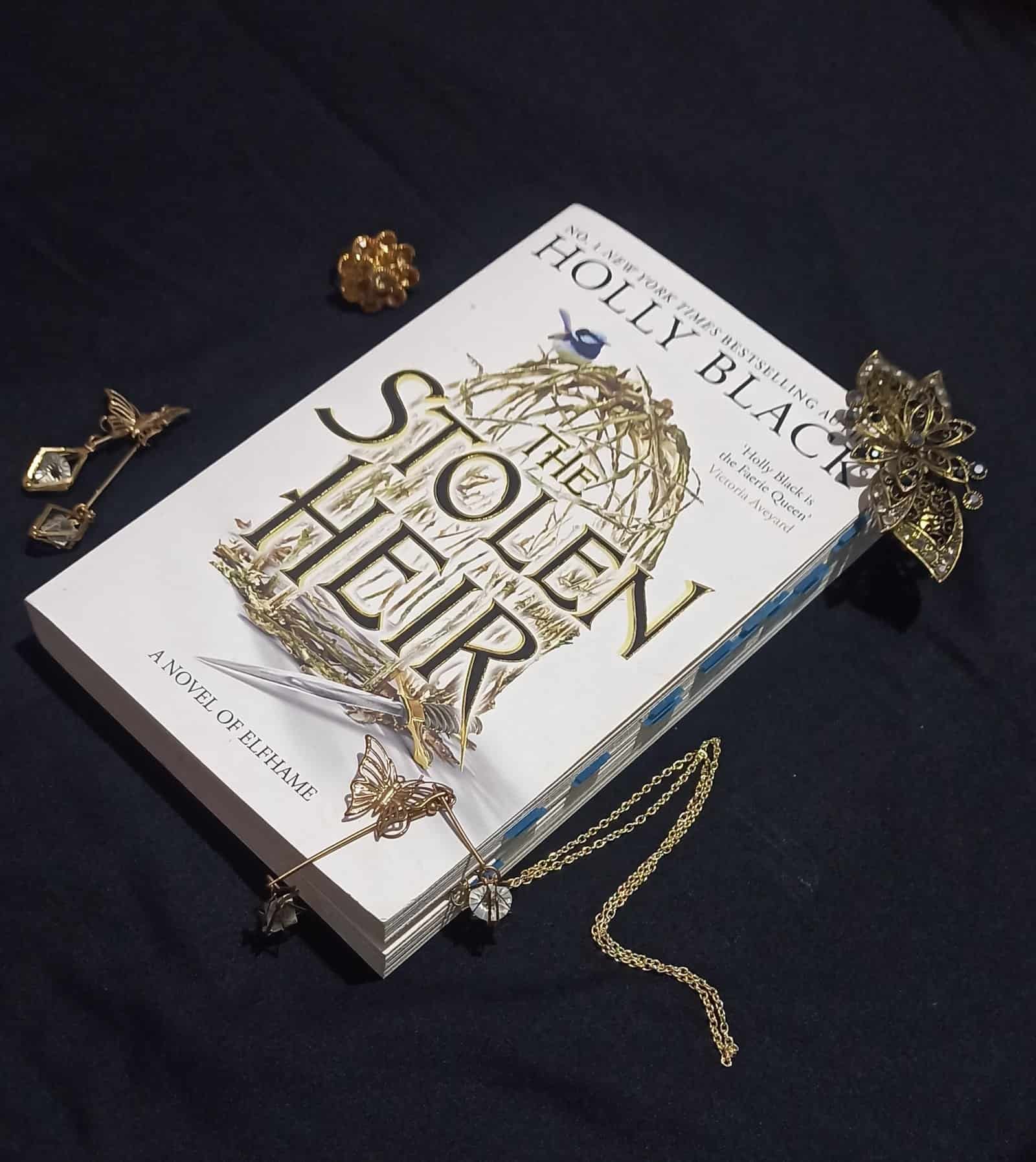 Review : The Stolen Heir (Elfhame, #1) by Holly Black, is it as captivating as The Cruel Prince?